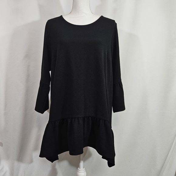 Lane Bryant Tops - NWT Lane Bryant black tiered blouse women's size 14/16